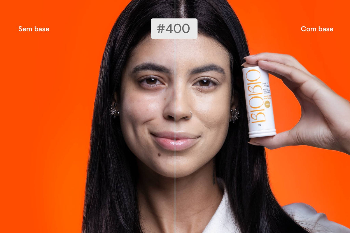 Comparativo de antes e depois da Base Stick BioBio (cor #400) em uma mulher de pele média e cabelos pretos longos, sobre fundo laranja.