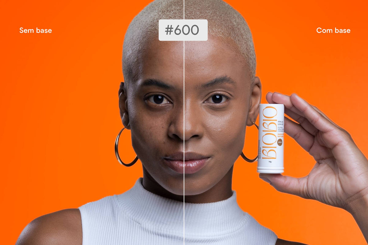 Base Multifuncional em Bastão BioBio tom Cacau #600 – antes e depois em modelo com pele negra e cabelo curto, mostrando uniformização do tom com acabamento natural e sem efeito acinzentado.
